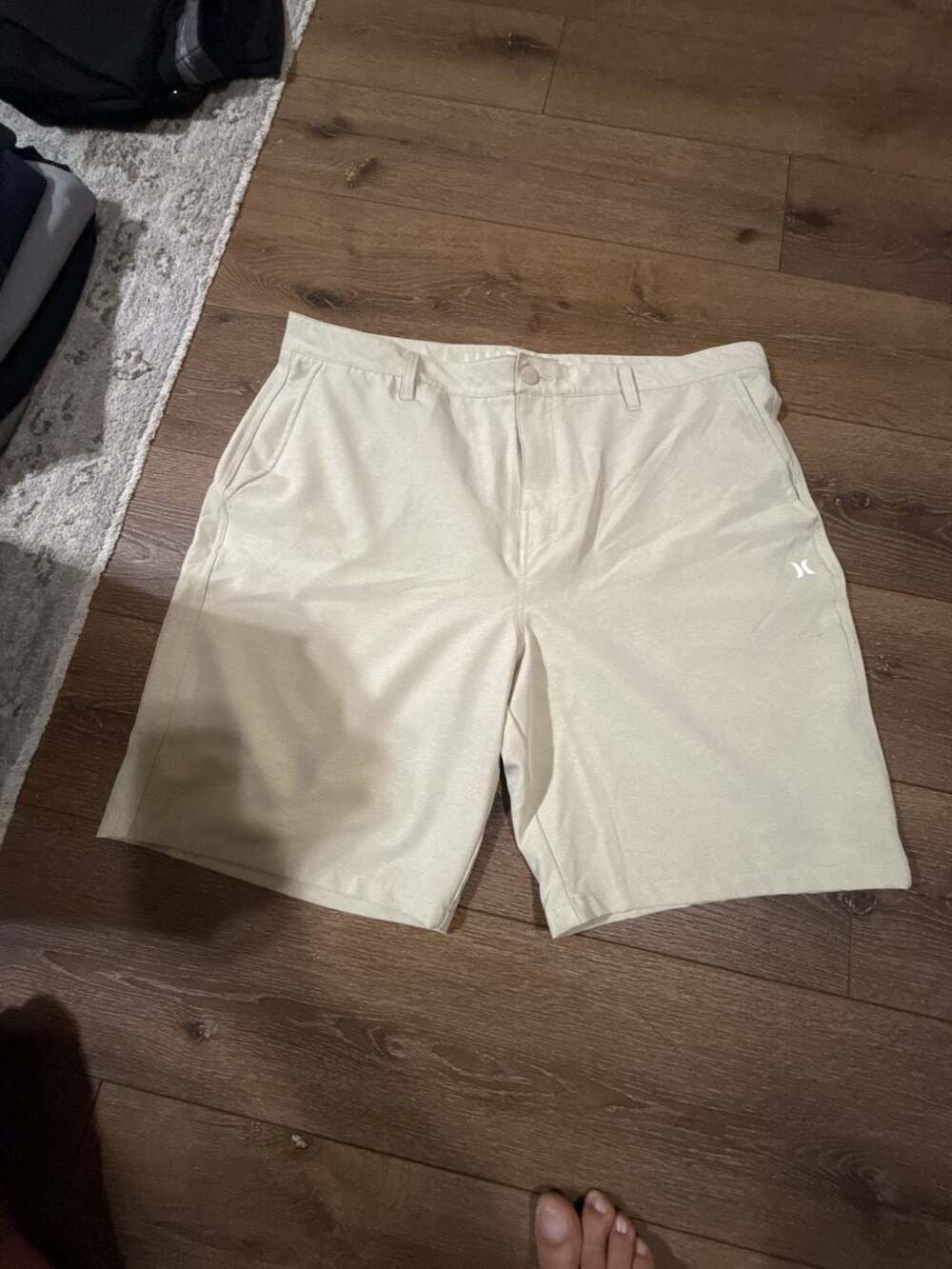 Hurley Walking Shorts Size 40 Beige 4-Way Stretch Casual Golf